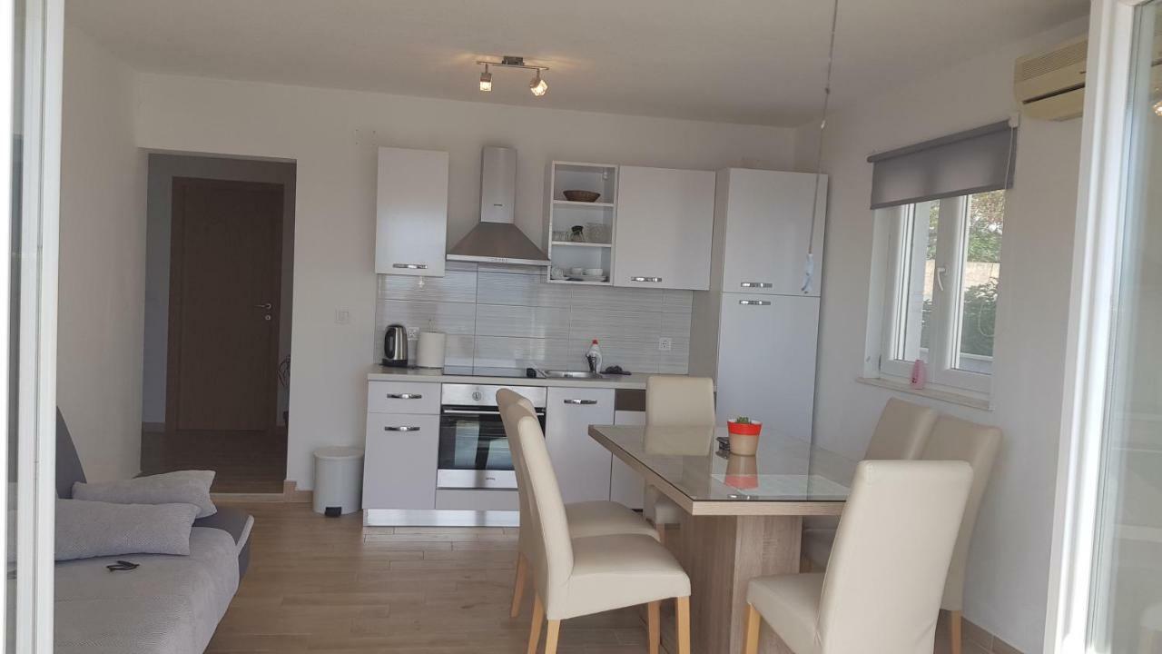 Apartment Adam ザヴァラティサ エクステリア 写真